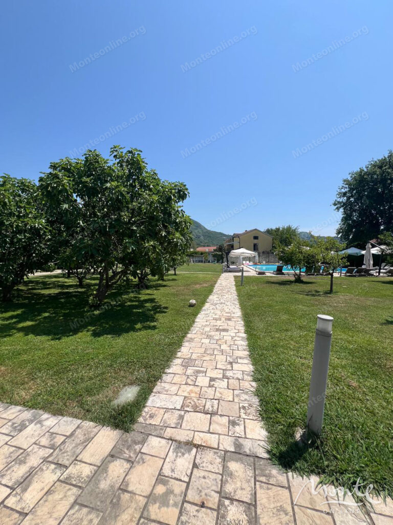 3 etazhnyj dom v zakrytom poselke s obshhim bassejnom lastva grbalska 32