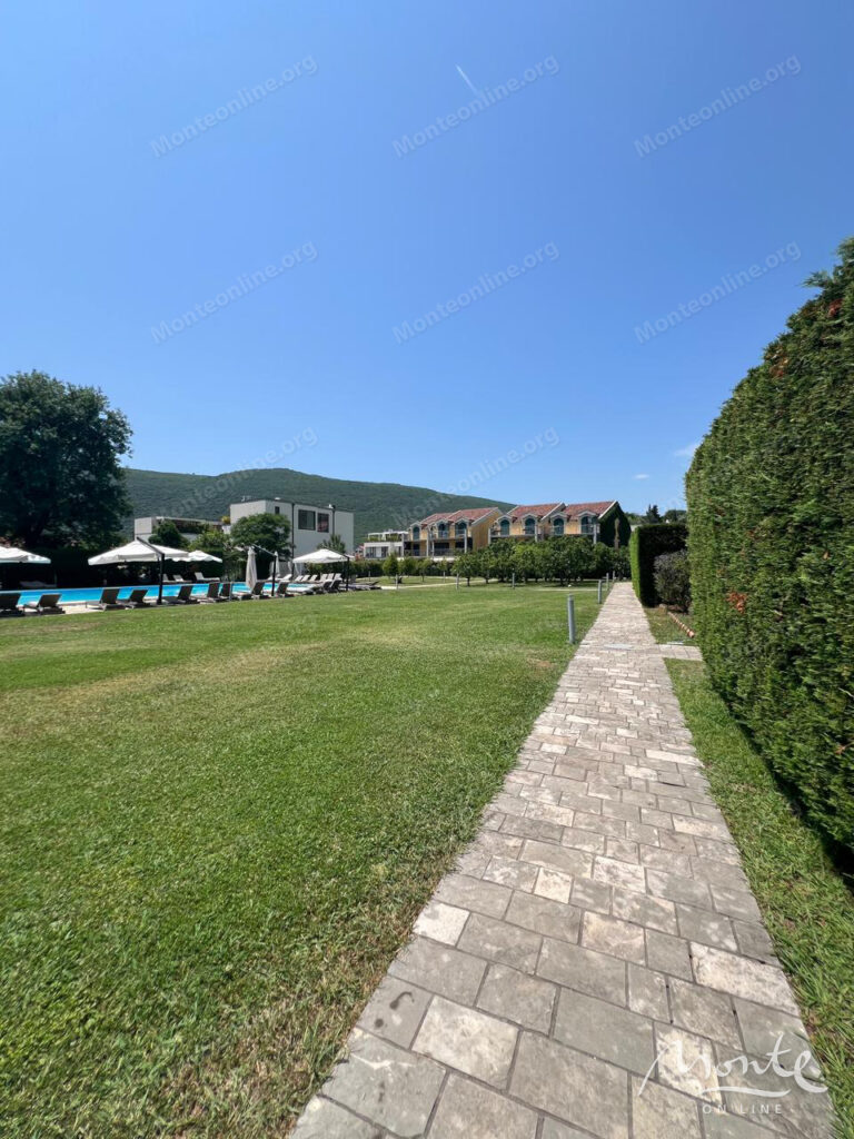 3 etazhnyj dom v zakrytom poselke s obshhim bassejnom lastva grbalska 33