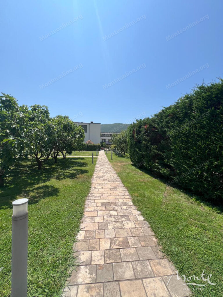 3 etazhnyj dom v zakrytom poselke s obshhim bassejnom lastva grbalska 37