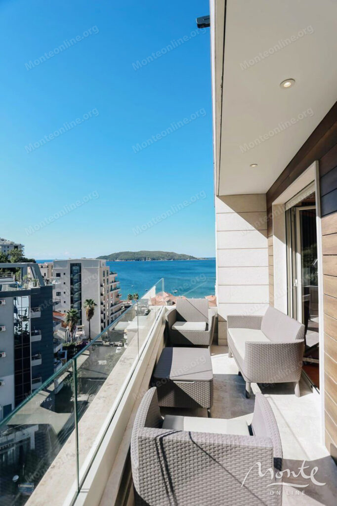 eksklyuzivnyj penthaus s 3 spalnyami v rafailovichi s volshebnym vidom na more 07