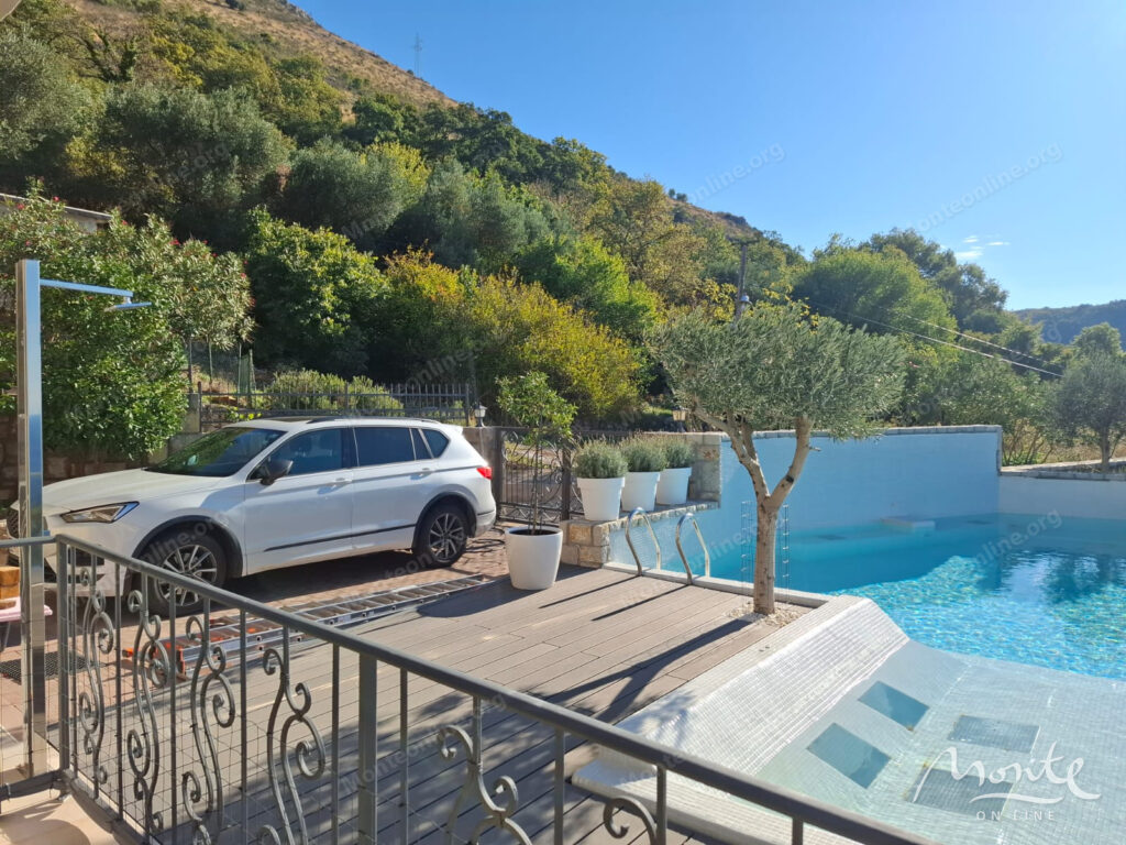 kamennaya villa s bassejnom i panoramnym vidom na adriatiku v rezhevichi 15