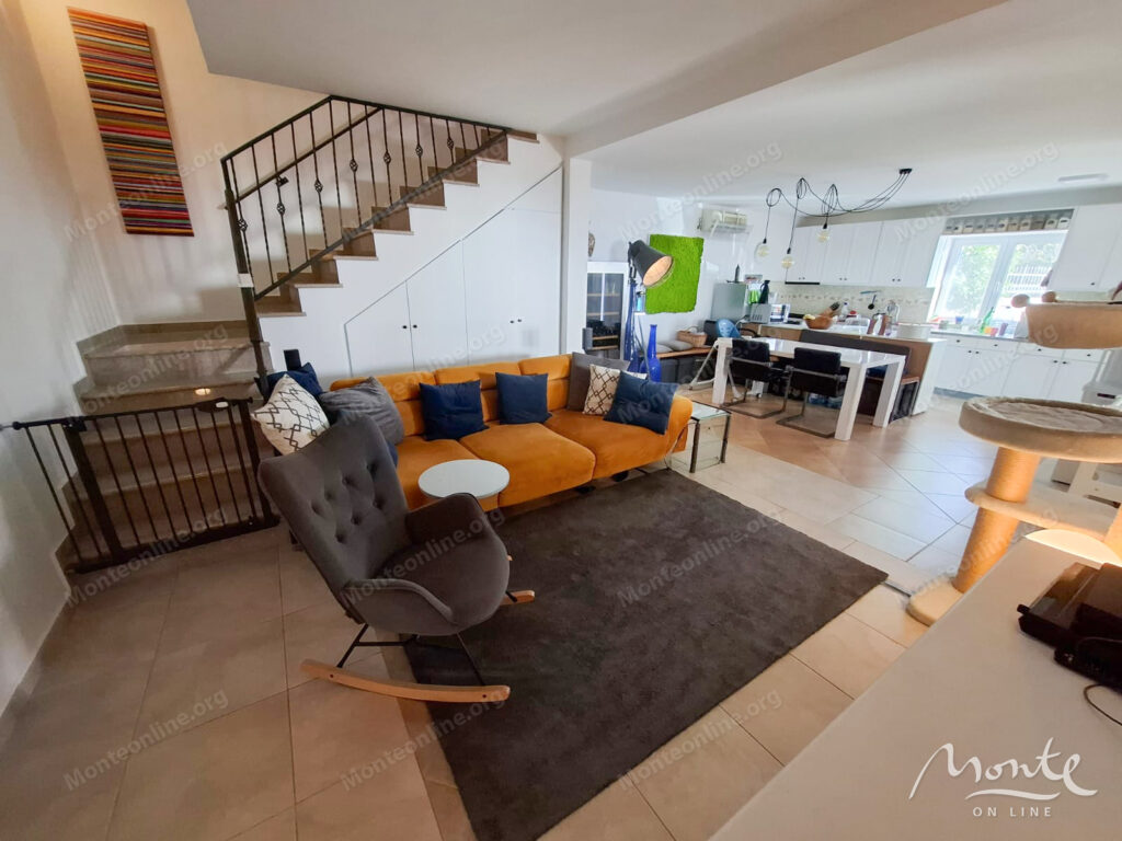 kamennaya villa s bassejnom i panoramnym vidom na adriatiku v rezhevichi 18