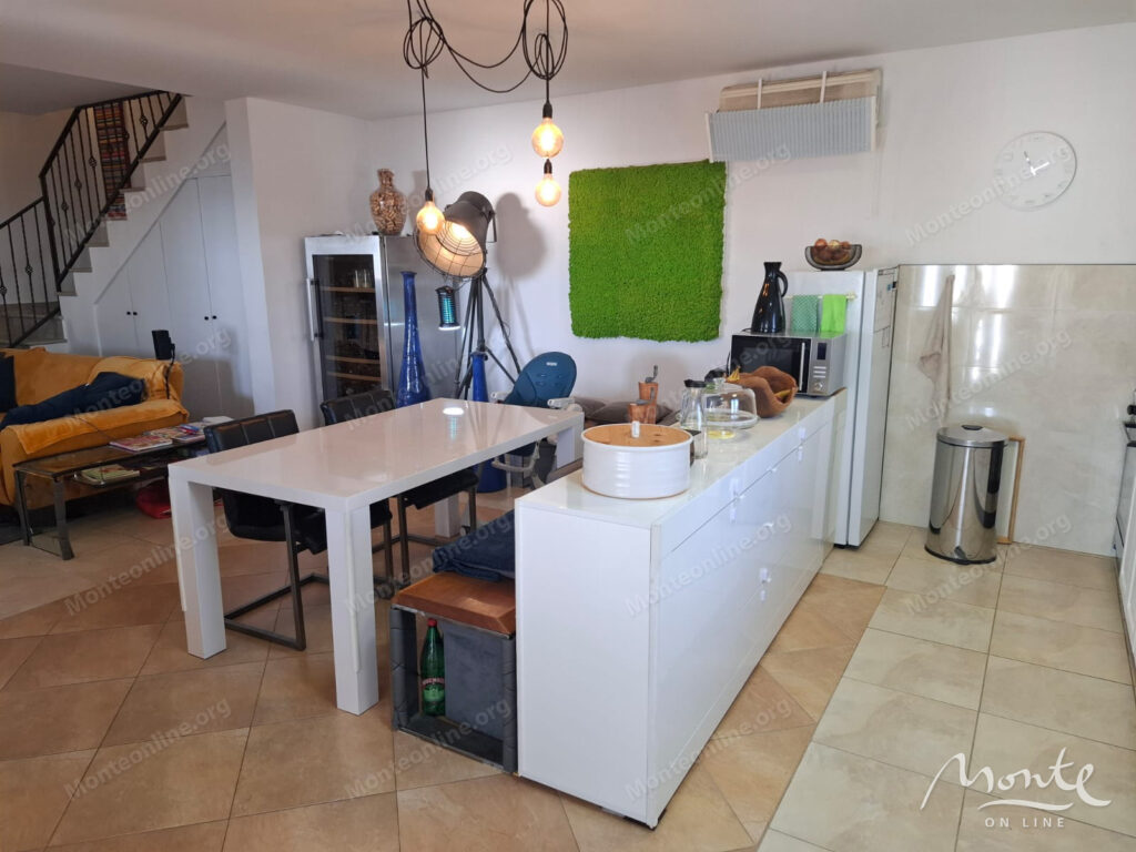 kamennaya villa s bassejnom i panoramnym vidom na adriatiku v rezhevichi 27