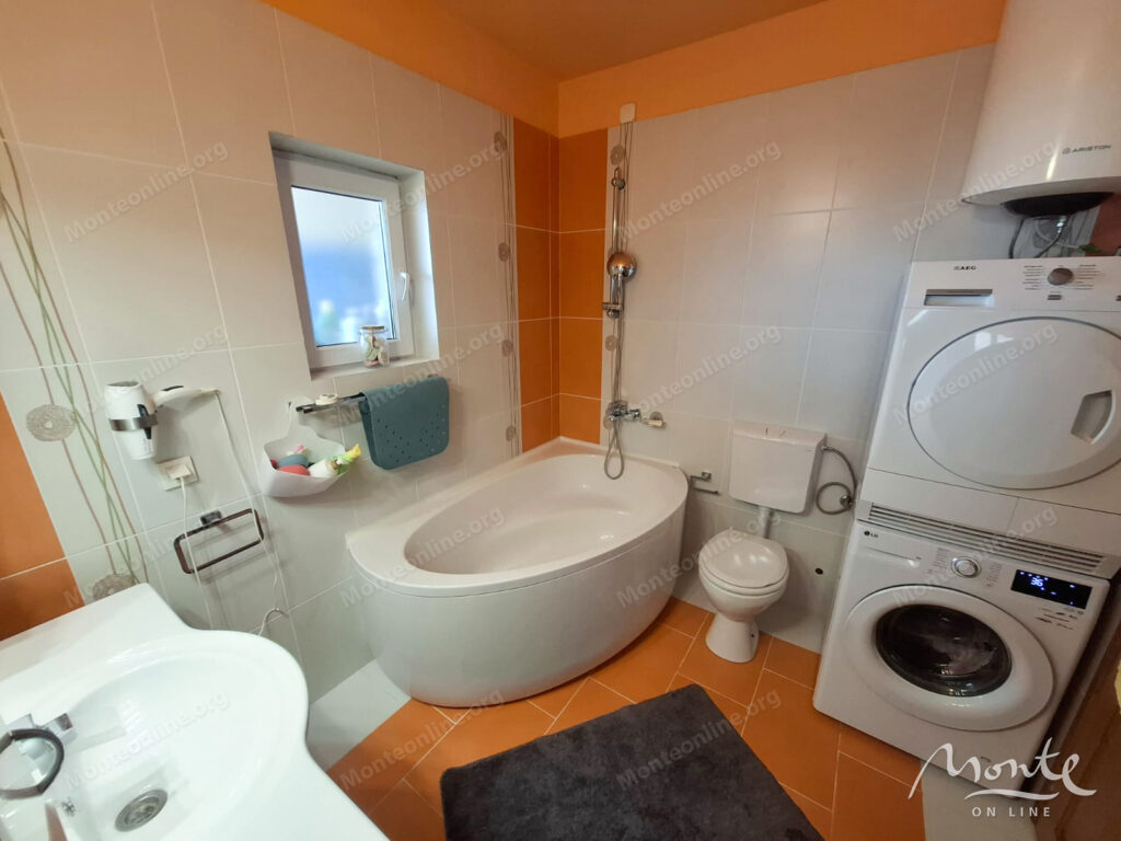 kamennaya villa s bassejnom i panoramnym vidom na adriatiku v rezhevichi 30