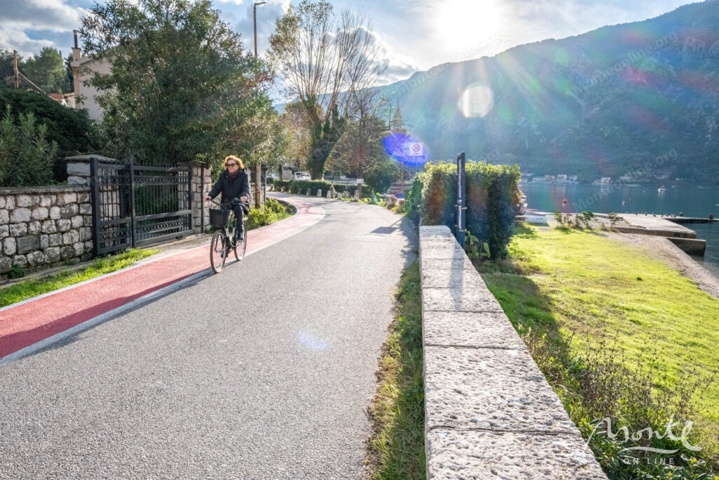 kvartira s 3 spalnyami i sobstvennym parkingom u morya v dobrote 41