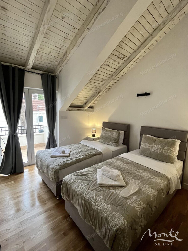 mini otel v 100 metrah ot starogo goroda kotora 08