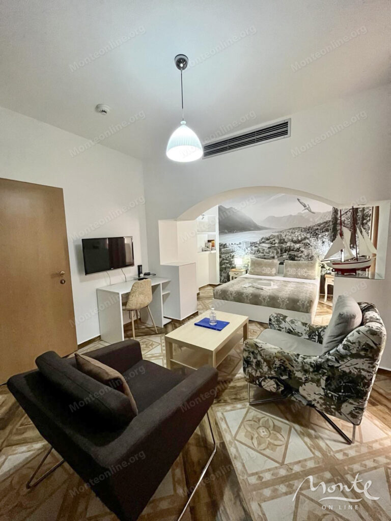 mini otel v 100 metrah ot starogo goroda kotora 11