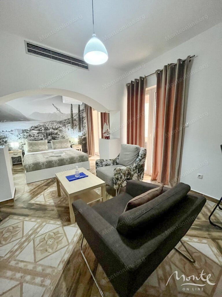 mini otel v 100 metrah ot starogo goroda kotora 12