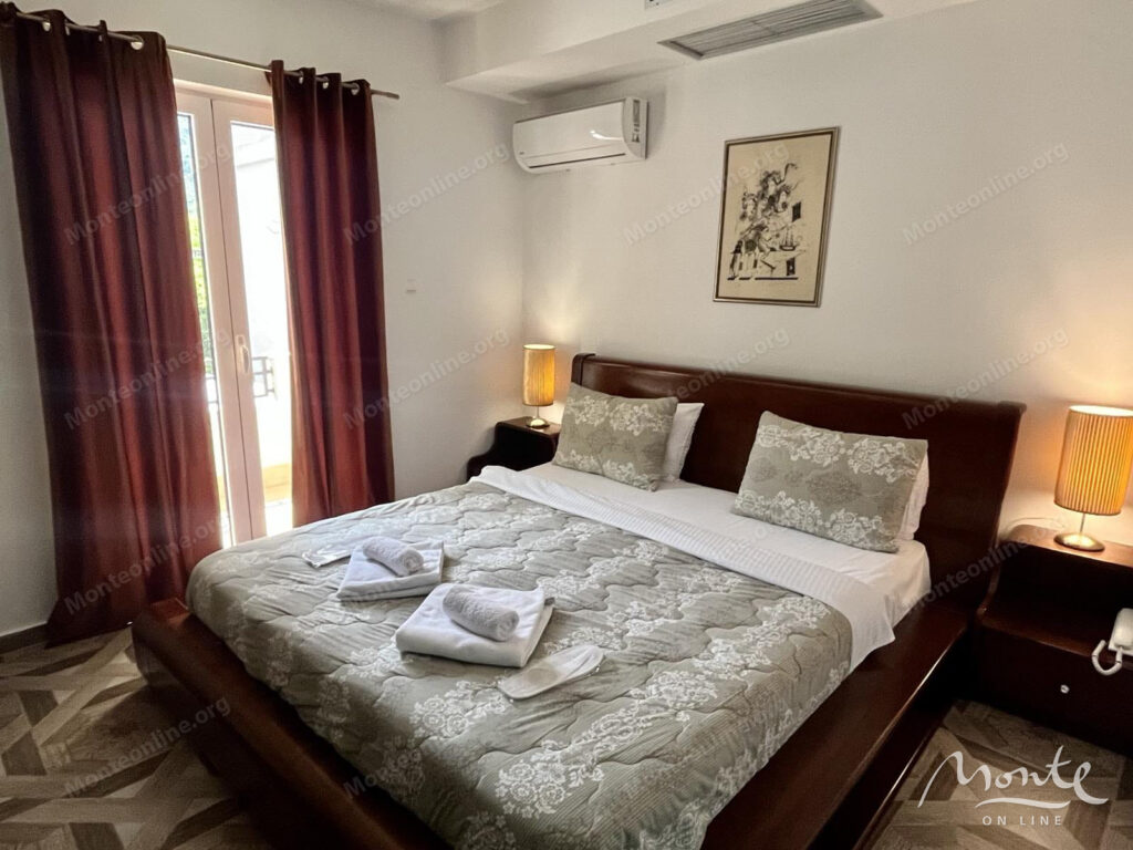 mini otel v 100 metrah ot starogo goroda kotora 16