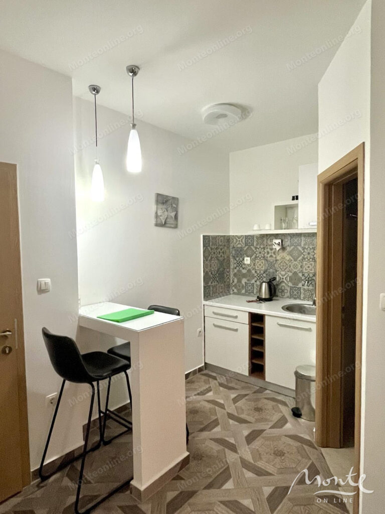 mini otel v 100 metrah ot starogo goroda kotora 17