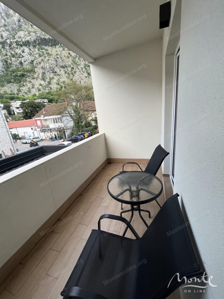 mini otel v 100 metrah ot starogo goroda kotora 28