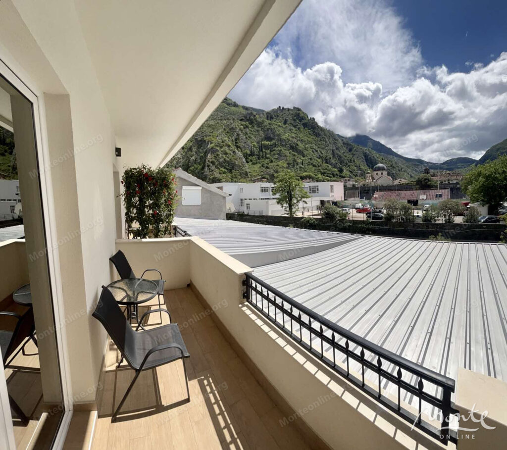 mini otel v 100 metrah ot starogo goroda kotora 30