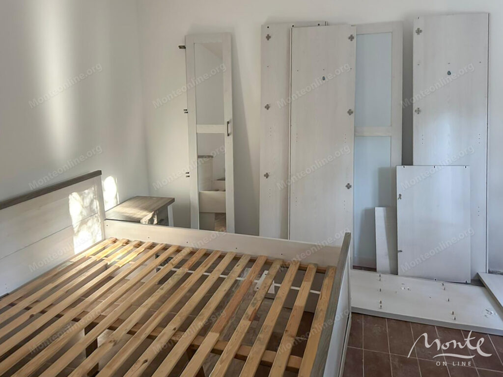 nebolshoj dom s vozmozhnostyu nadstrojki garazhom i vidom na more v utehe bar 08