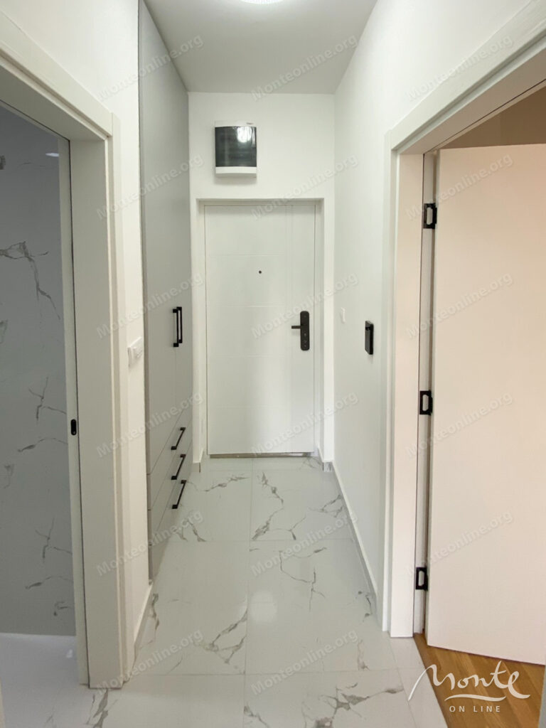 novaya kvartira s 1 spalnej v sovremennom zdanii v rajone zabelo podgoricza 06