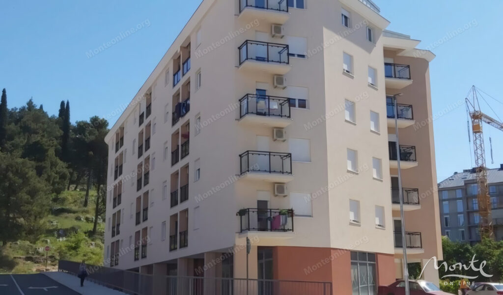 praktichnaya kvartira s 1 spalnej v novostrojke tihij rajon v podgoricze 07