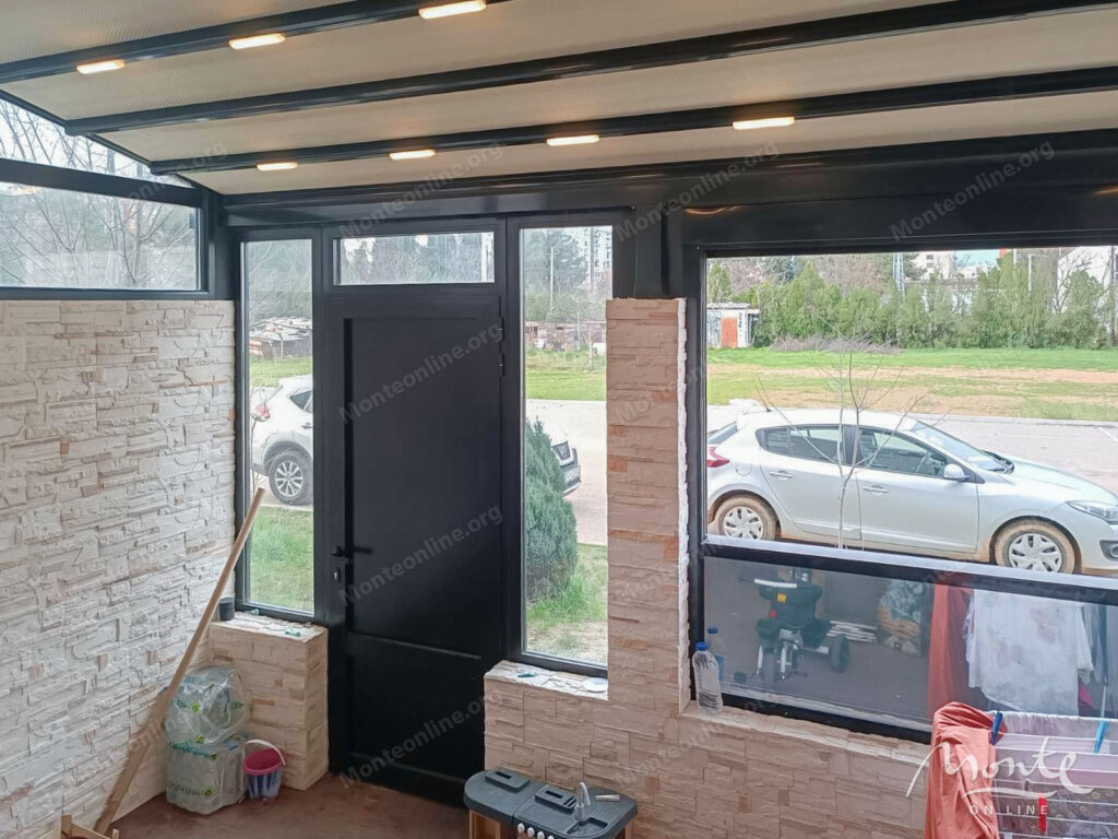 prostornaya kvartira s 1 spalnej i privatnym dvorom v podgoricze 07