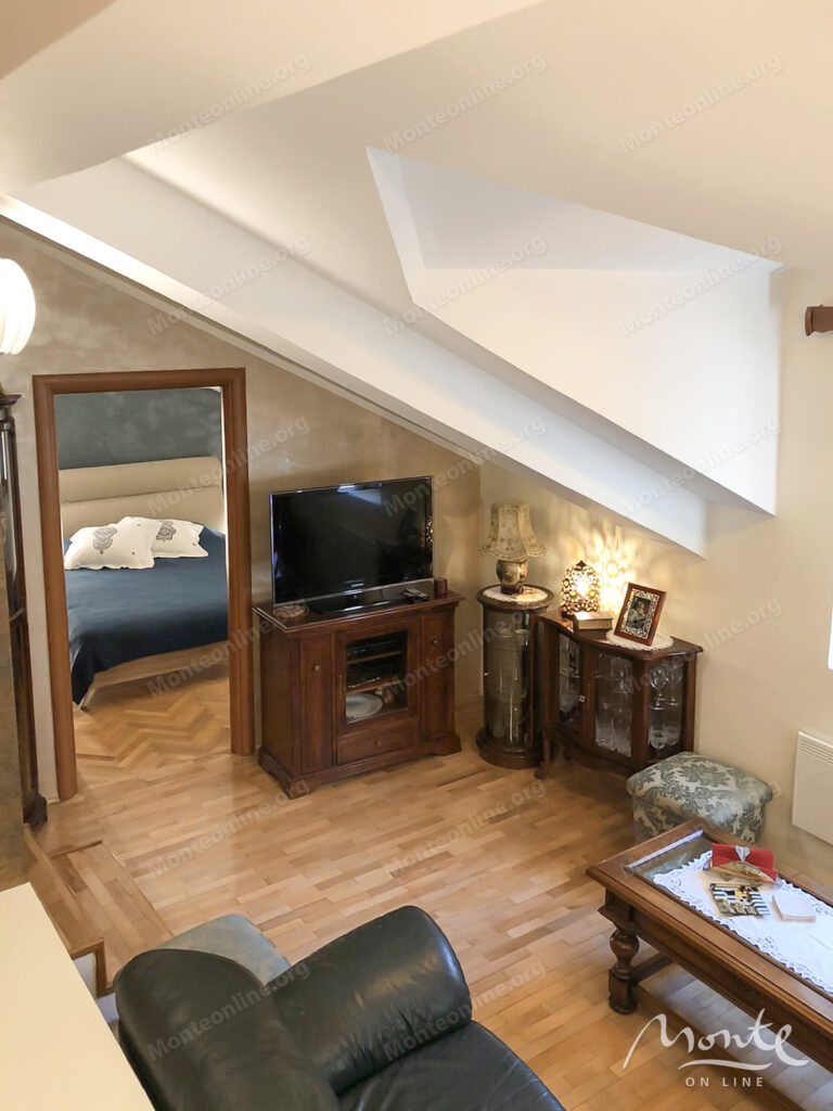 roskoshno meblirovannaya kvartira s 2 spalnyami v starom gorode kotora 02