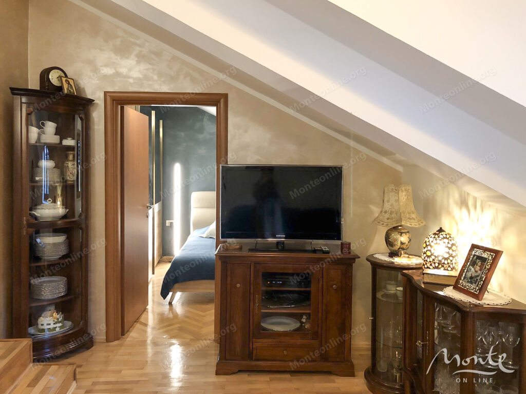 roskoshno meblirovannaya kvartira s 2 spalnyami v starom gorode kotora 04