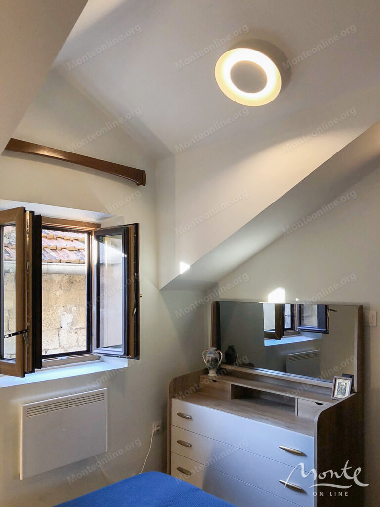 roskoshno meblirovannaya kvartira s 2 spalnyami v starom gorode kotora 14