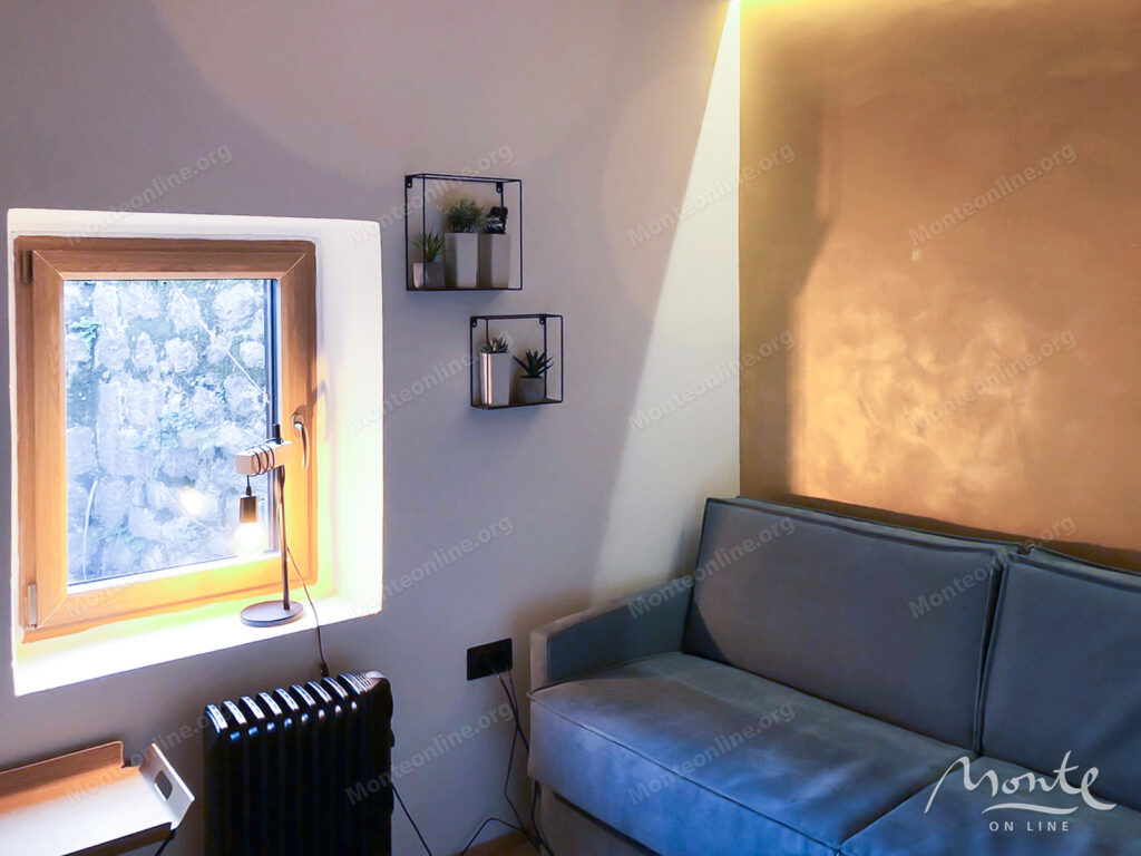 roskoshno meblirovannaya kvartira s 2 spalnyami v starom gorode kotora 19