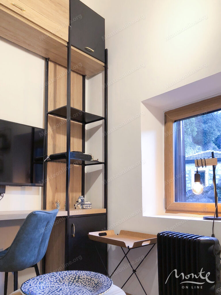 roskoshno meblirovannaya kvartira s 2 spalnyami v starom gorode kotora 20