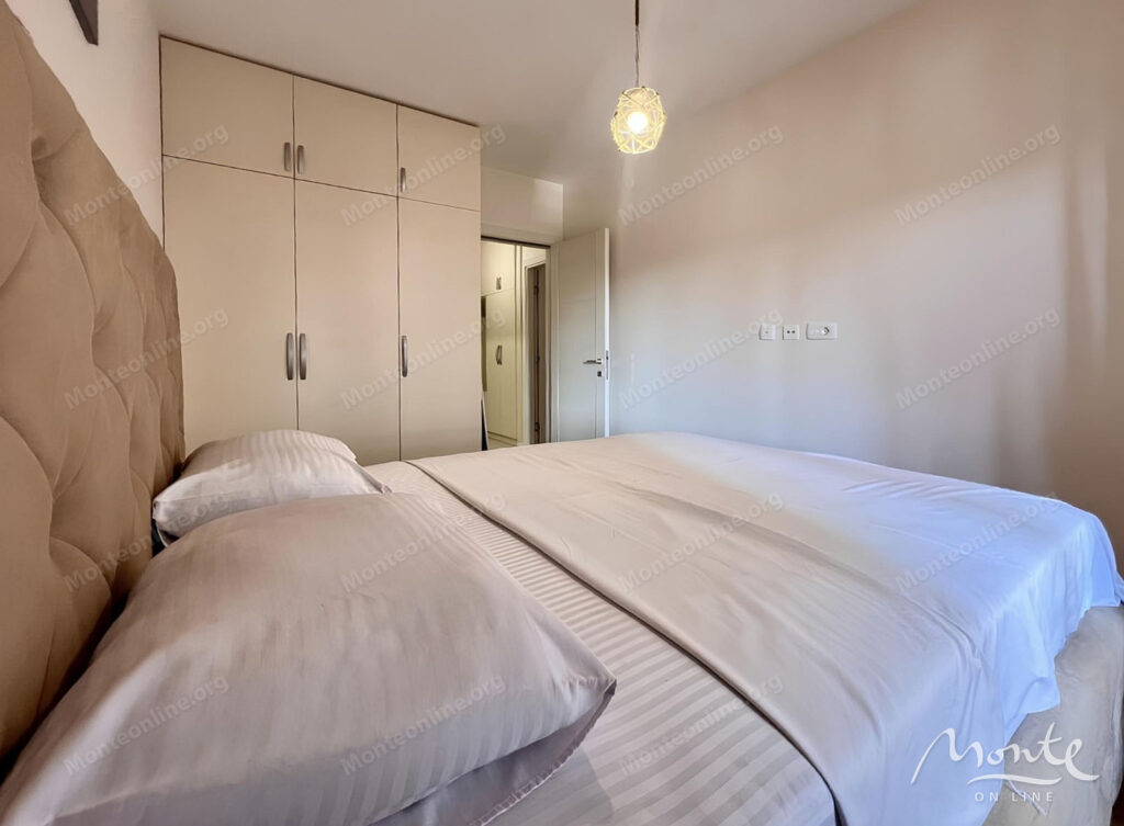 sovremennaya kvartira s 1 spalnej balkonom i kladovoj v central point podgoricza 07