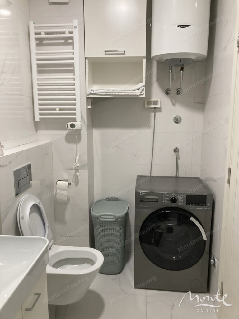 sovremennaya kvartira s 1 spalnej i garazhnym mestom v podgoricze 07