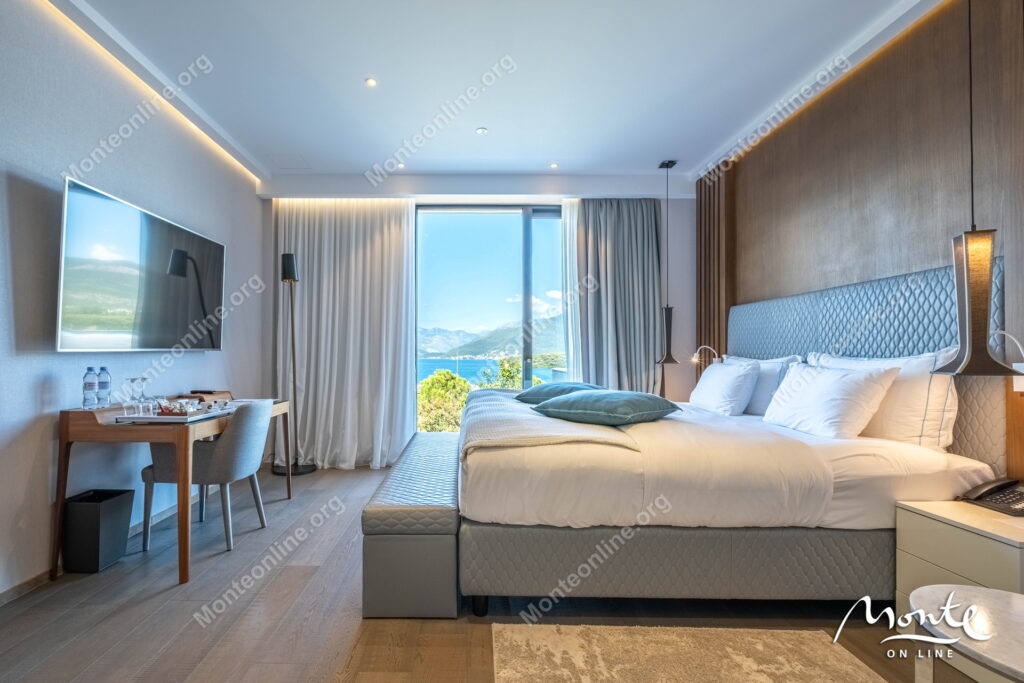 studiya v prestizhnom komplekse nikki beach montenegro s vidom na kotorskij zaliv 01