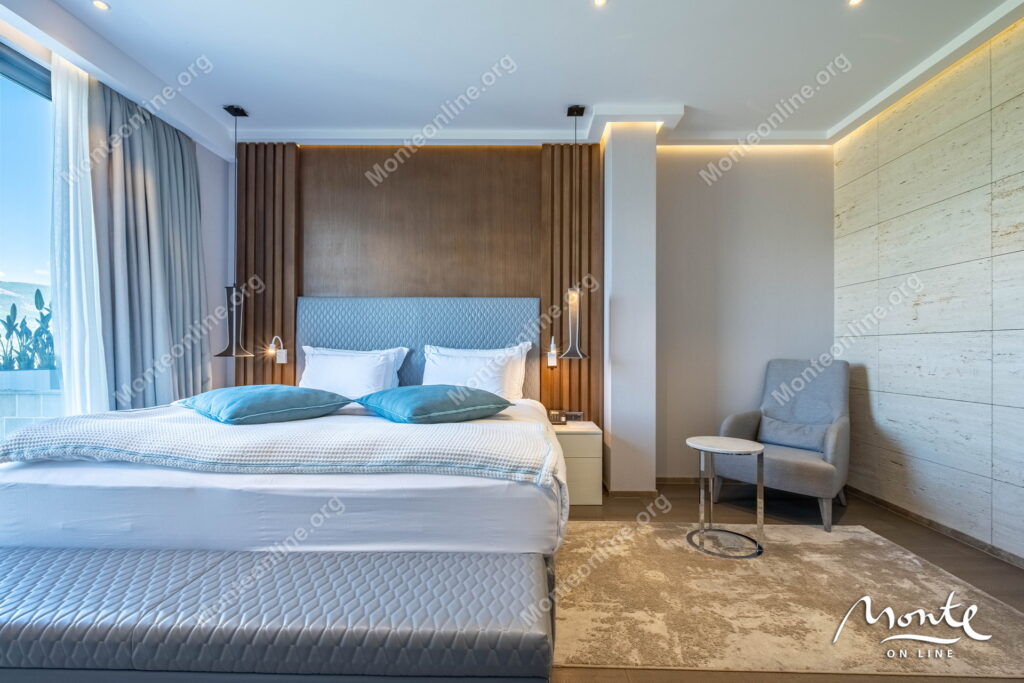 studiya v prestizhnom komplekse nikki beach montenegro s vidom na kotorskij zaliv 04