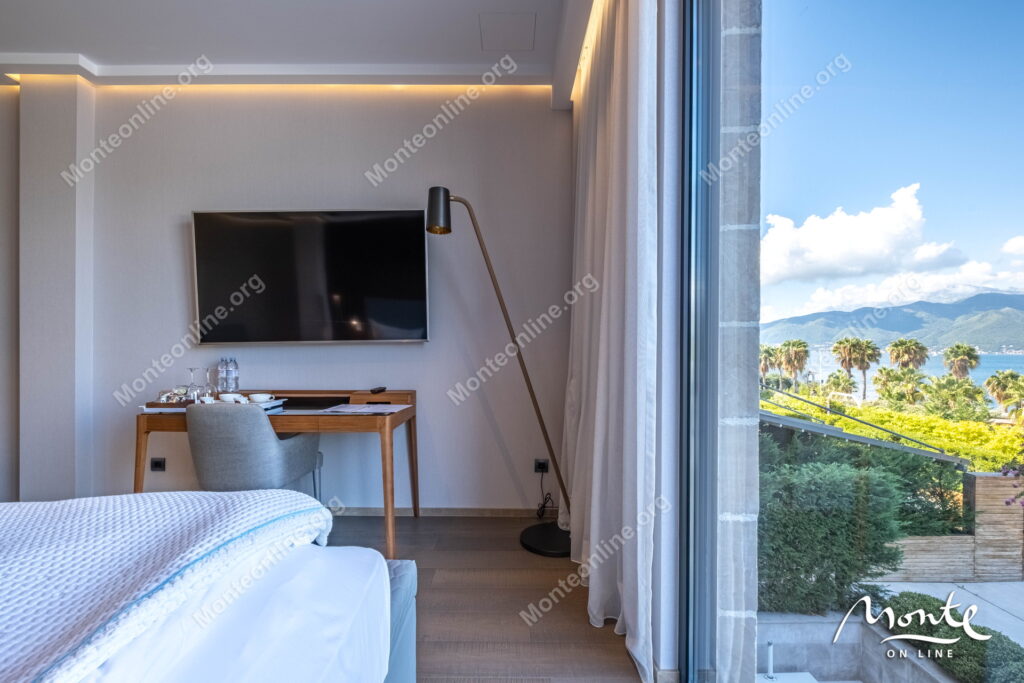 studiya v prestizhnom komplekse nikki beach montenegro s vidom na kotorskij zaliv 06