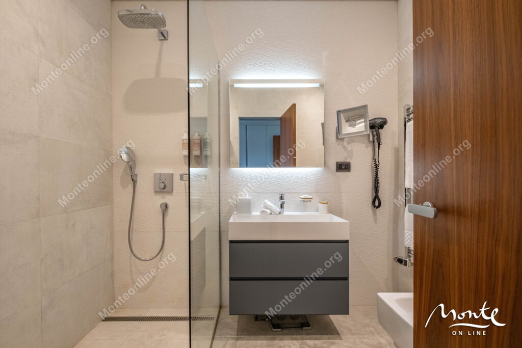 studiya v prestizhnom komplekse nikki beach montenegro s vidom na kotorskij zaliv 11