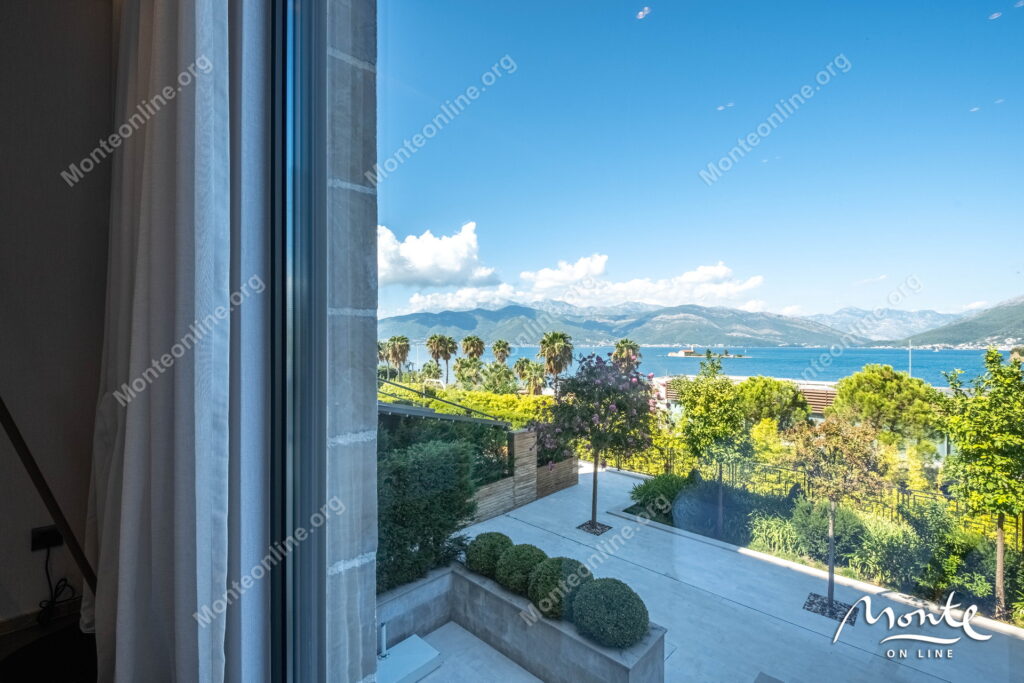 studiya v prestizhnom komplekse nikki beach montenegro s vidom na kotorskij zaliv 14