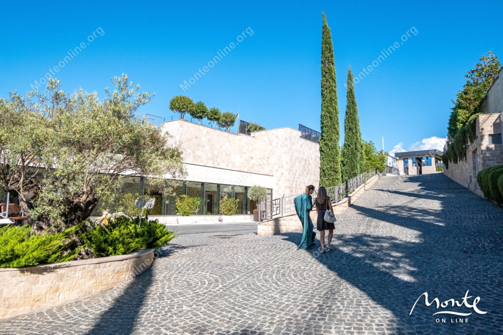 studiya v prestizhnom komplekse nikki beach montenegro s vidom na kotorskij zaliv 37