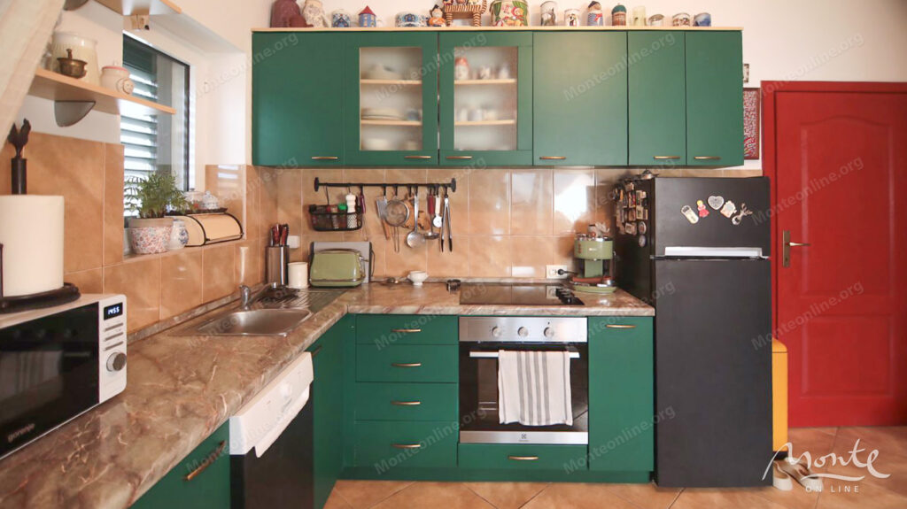 svetlaya kvartira s 1 spalnej i panoramnym vidom v pos dobrota 01