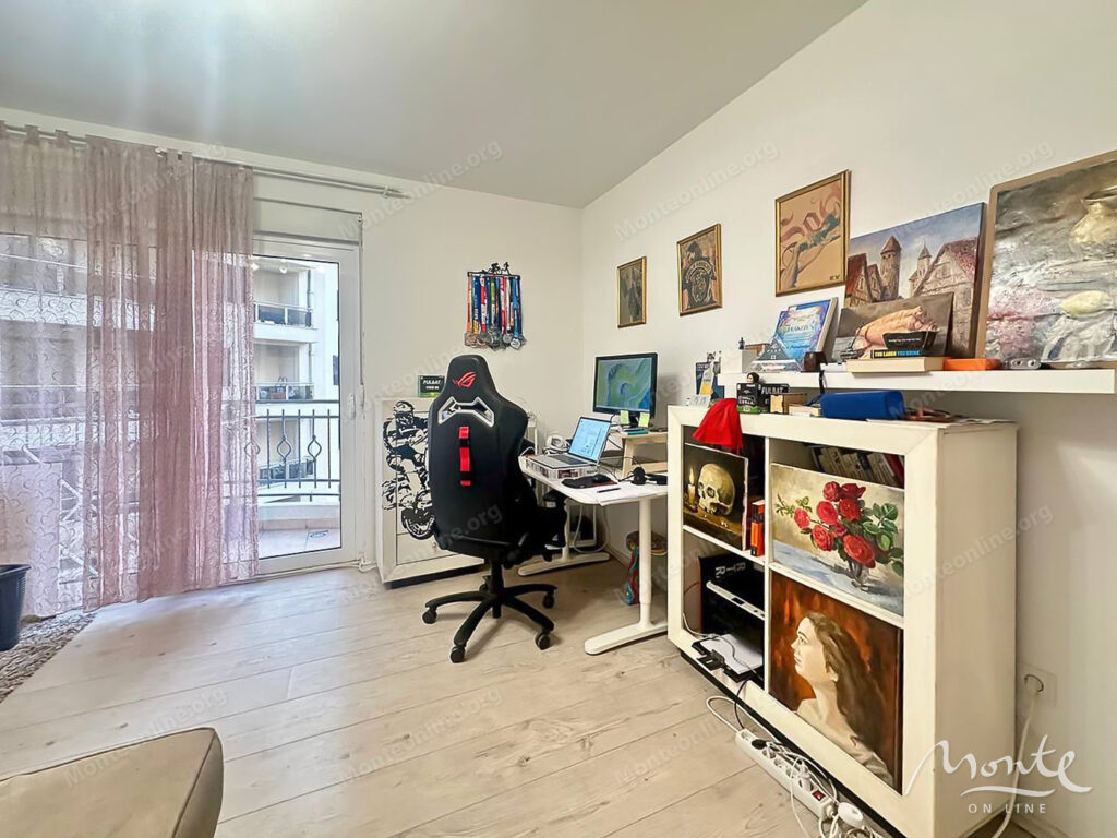 svetlaya kvartira s 1 spalnej i tremya terrasami v bechichi po unikalnoj stoimosti 07