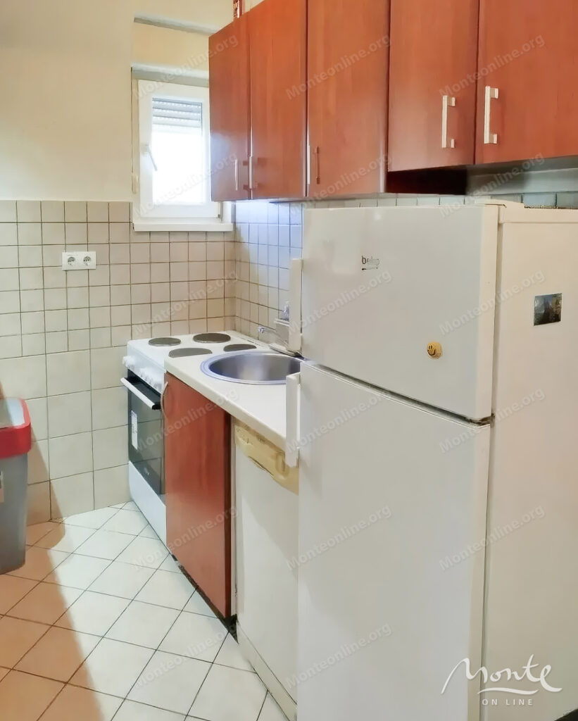 uyutnaya dvuhurovnevaya kvartira s 1 spalnej v podgoricze rajon zabelo 07