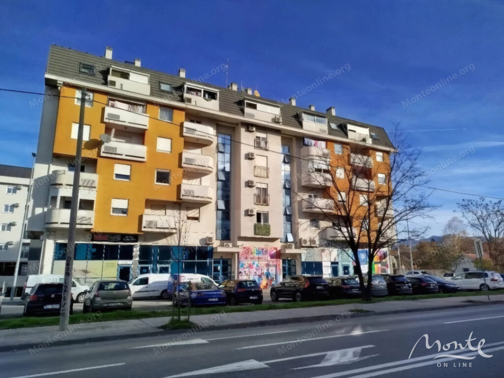 uyutnaya dvuhurovnevaya kvartira s 1 spalnej v podgoricze rajon zabelo 10