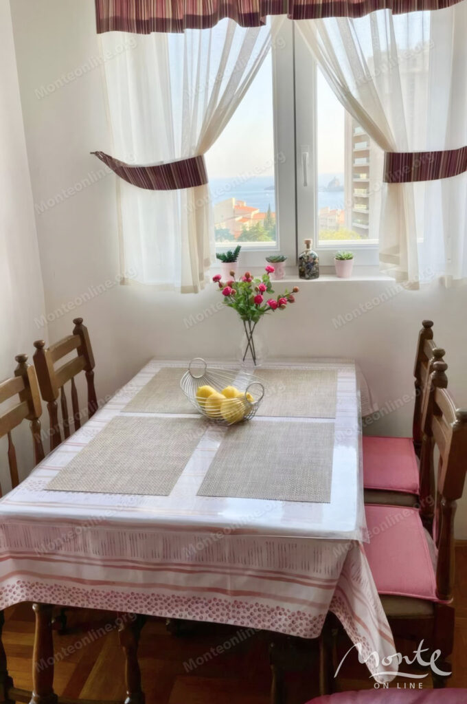 uyutnaya kvartira s 1 spalnej i vidom na more v petrovacze 05