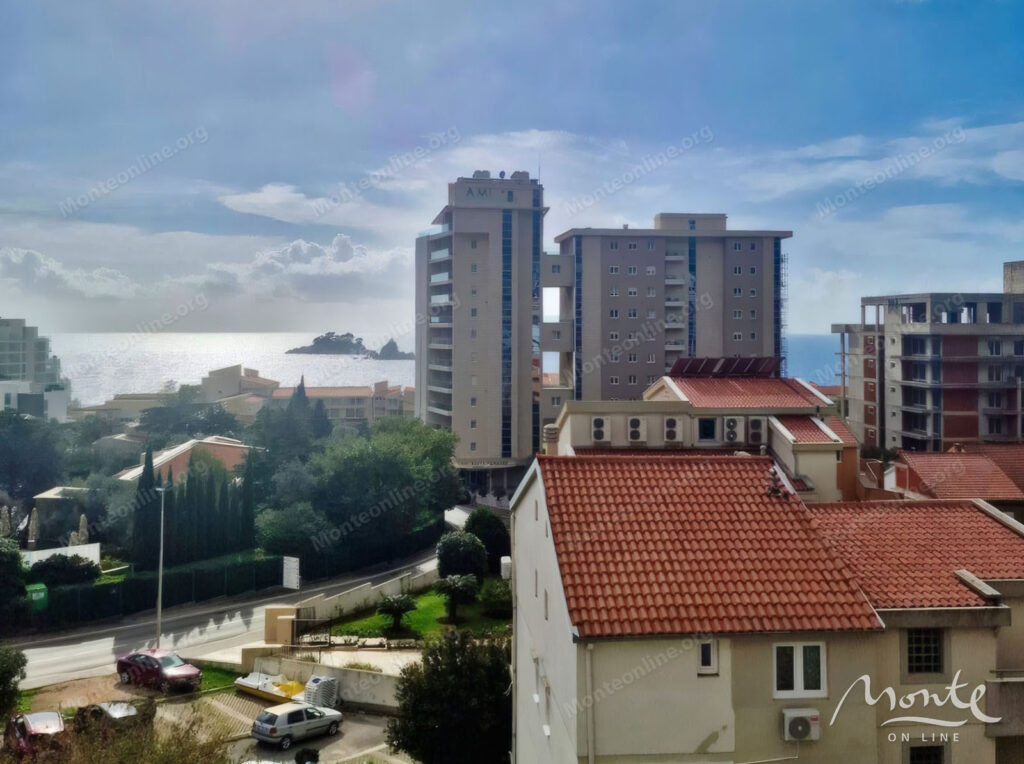 uyutnaya kvartira s 1 spalnej i vidom na more v petrovacze 10