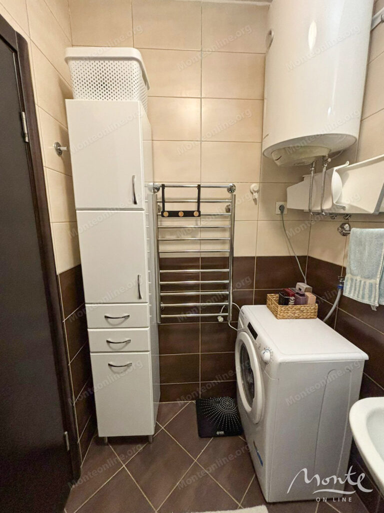 uyutnaya kvartira s 1 spalnej v budve rajon lazi 09