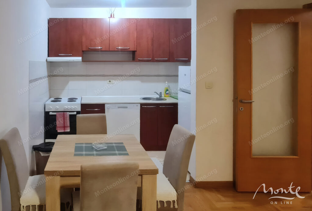 uyutnaya kvartira s 1 spalnej v rajone staryj aerodrom podgoricza 02