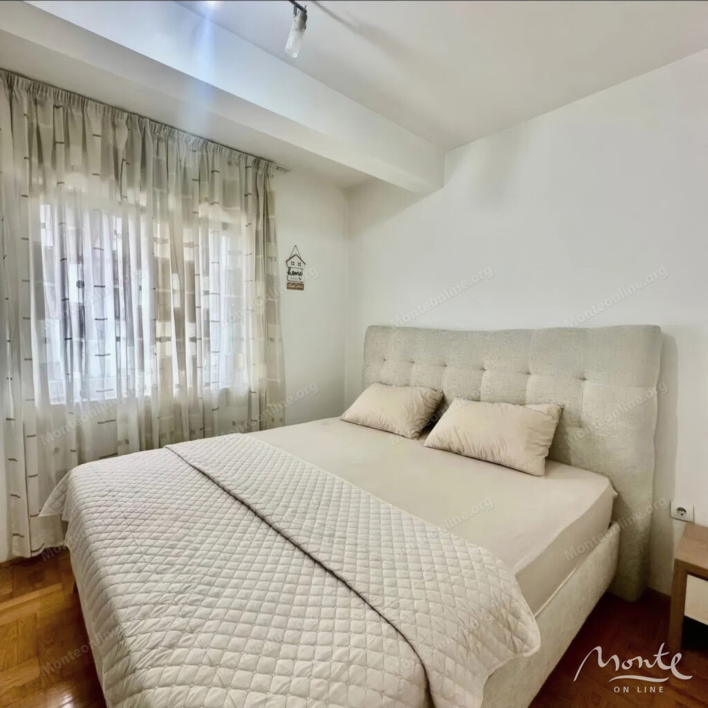 uyutnaya kvartira s 2 spalnyami v odnom iz samyh udobnyh rajonov zabelo podgoricza 09