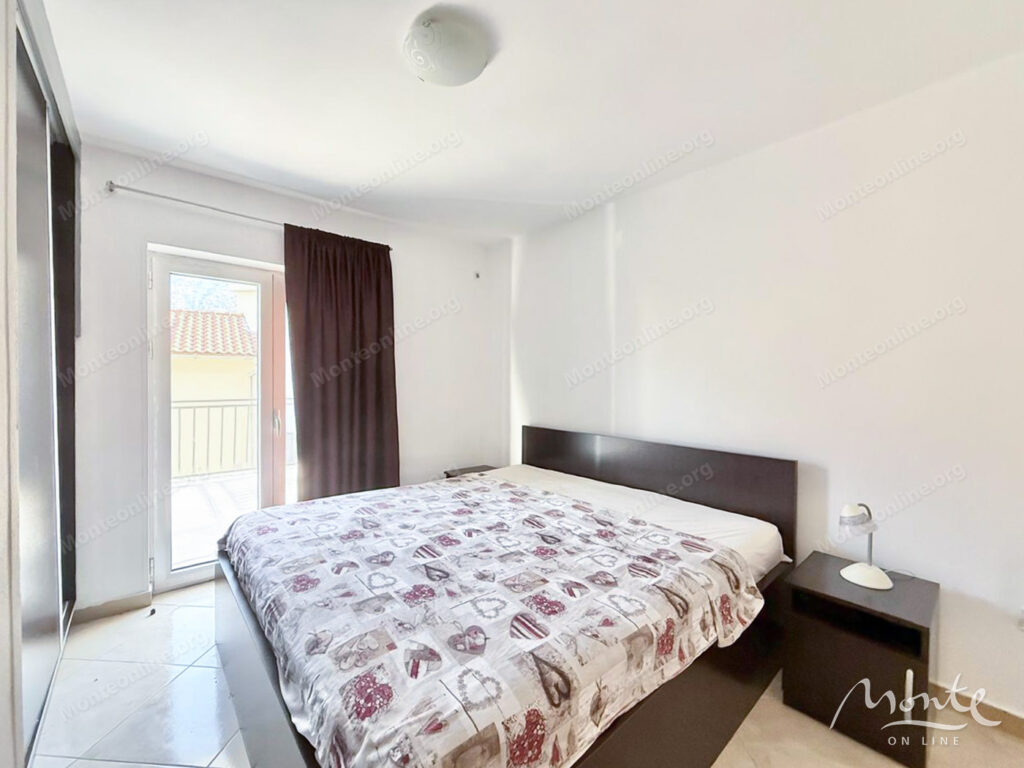 dve kvartiry v 50 metrah ot morya v muo kotor 04