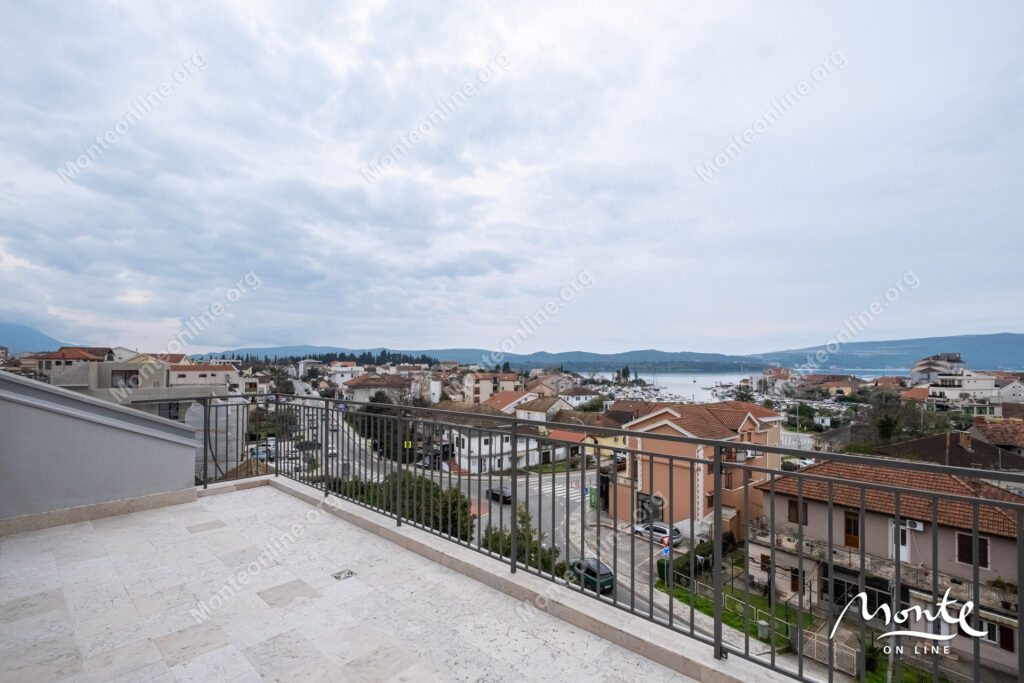 eksklyuzivnaya dvuhurovnevaya rezidencziya s panoramnymi terrasami v czentre tivata 01