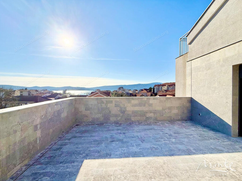 eksklyuzivnaya dvuhurovnevaya rezidencziya s panoramnymi terrasami v czentre tivata 09