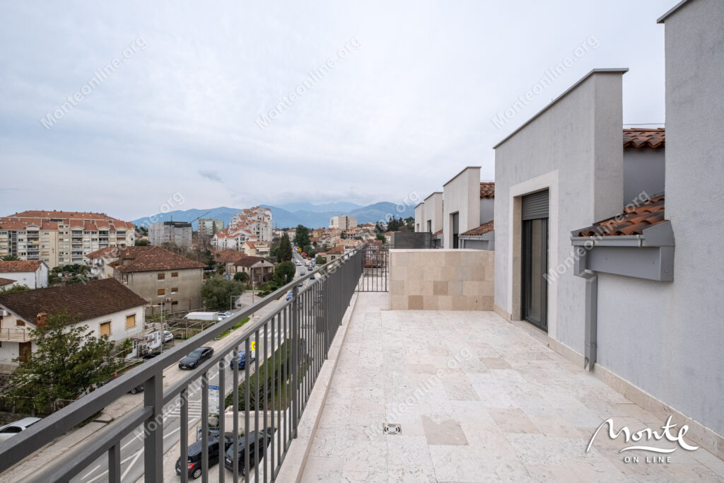 eksklyuzivnaya dvuhurovnevaya rezidencziya s panoramnymi terrasami v czentre tivata 18