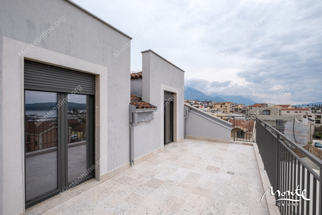 eksklyuzivnaya dvuhurovnevaya rezidencziya s panoramnymi terrasami v czentre tivata 21