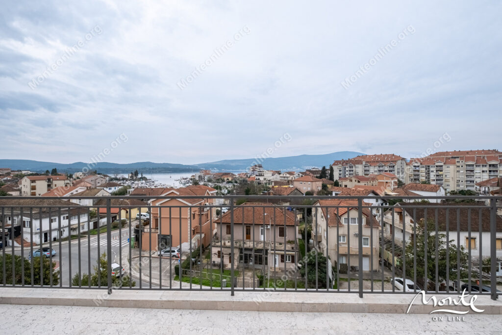 eksklyuzivnaya dvuhurovnevaya rezidencziya s panoramnymi terrasami v czentre tivata 23