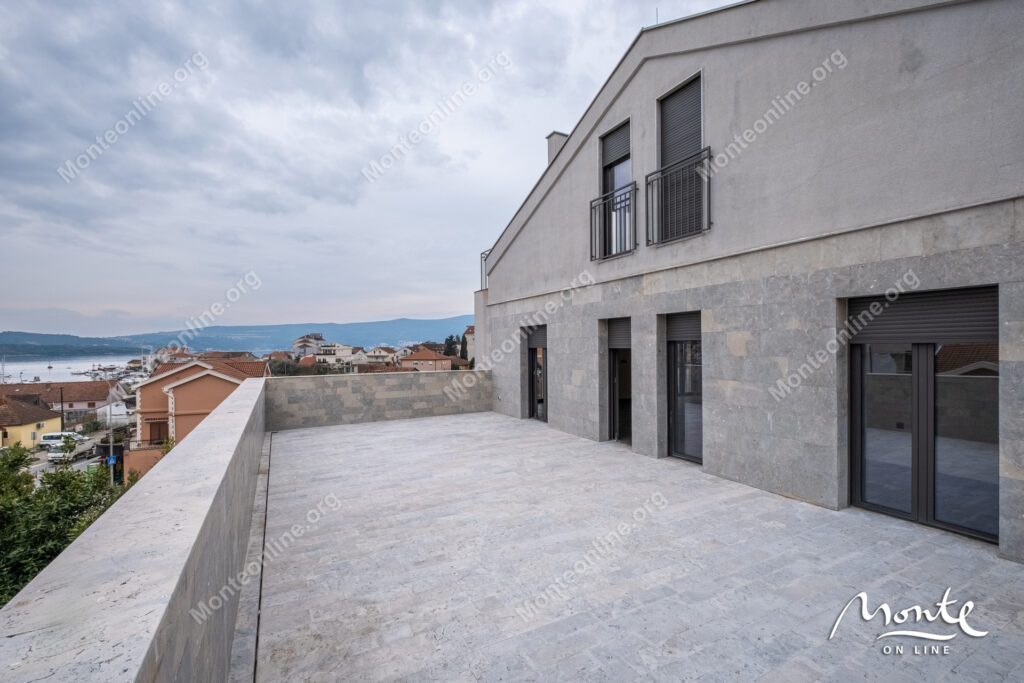 eksklyuzivnaya dvuhurovnevaya rezidencziya s panoramnymi terrasami v czentre tivata 25