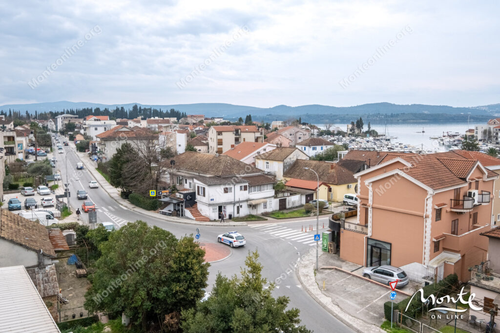 eksklyuzivnaya dvuhurovnevaya rezidencziya s panoramnymi terrasami v czentre tivata 30